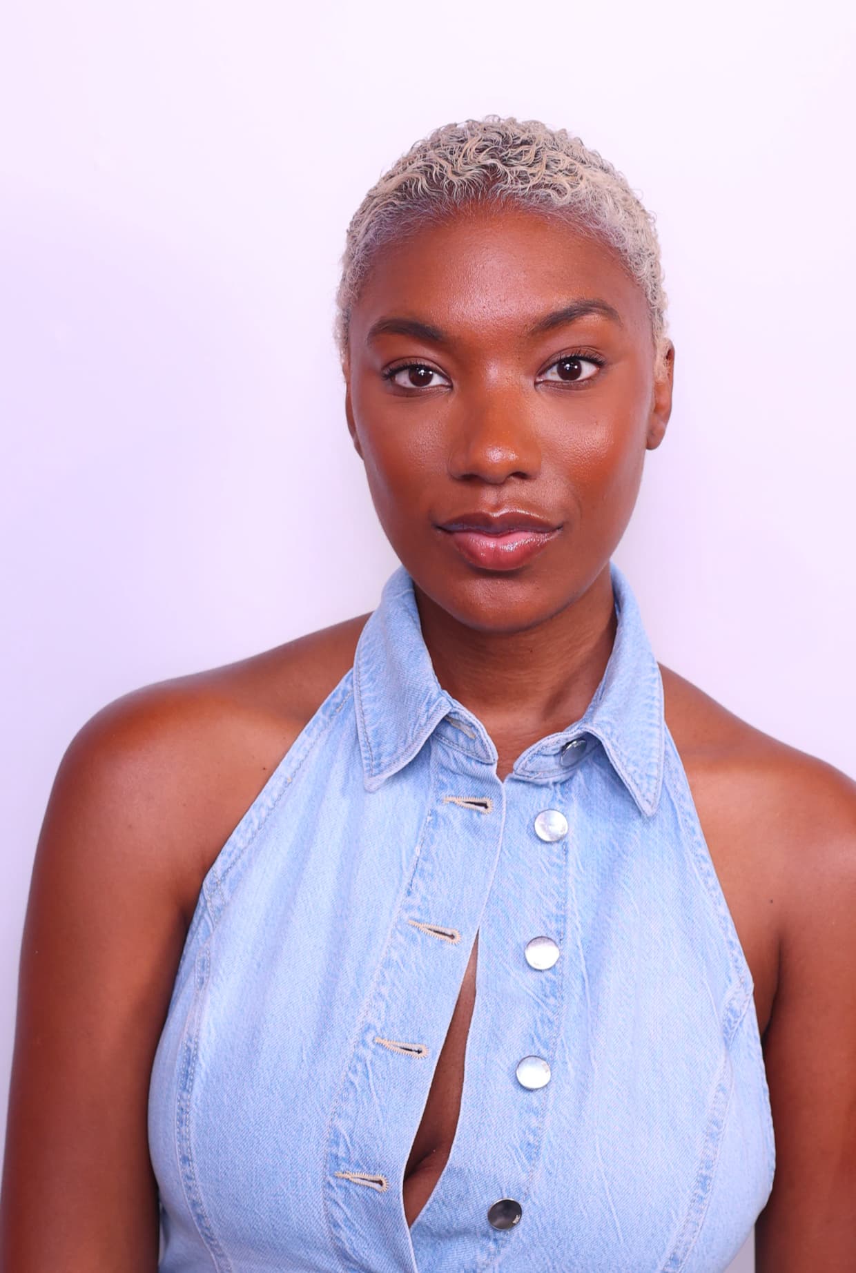 Studio Lighting, Pro Touch-Ups, Booth-Sized Footprint